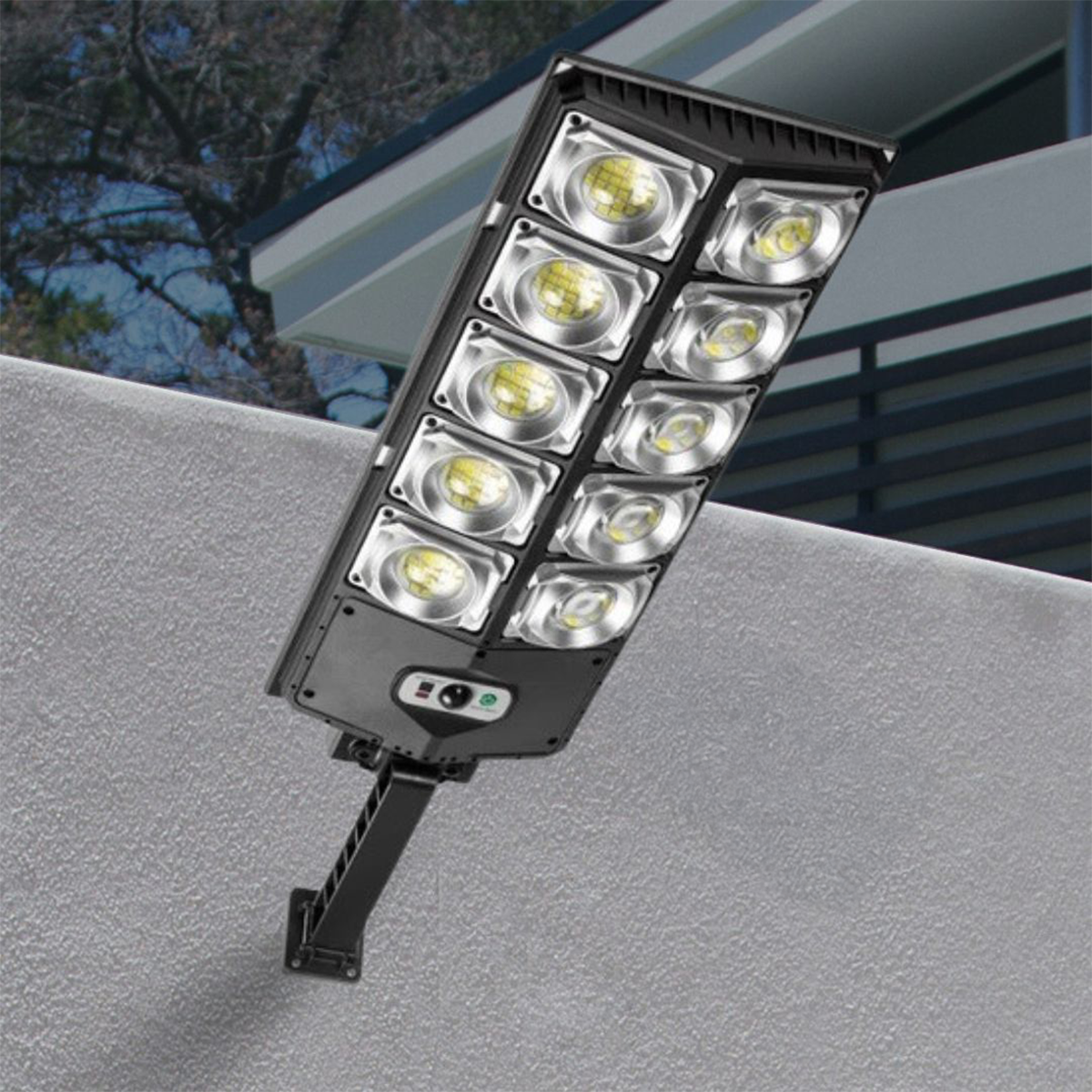 1000W Solar LED Street Light with 240 LEDs