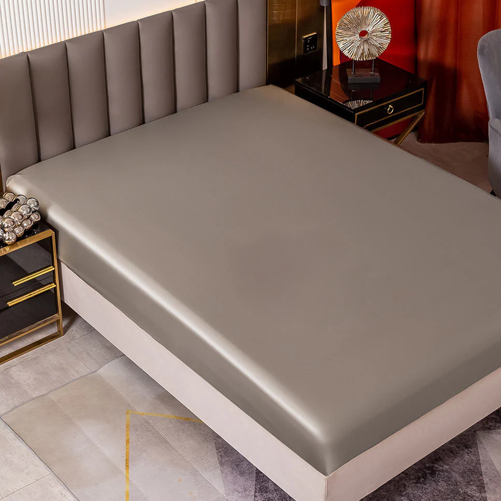 Satin Luxe Seamless Fitted Sheet – Mulberry-Inspired Feel