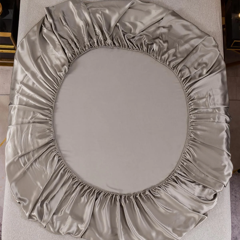 Satin Luxe Seamless Fitted Sheet – Mulberry-Inspired Feel