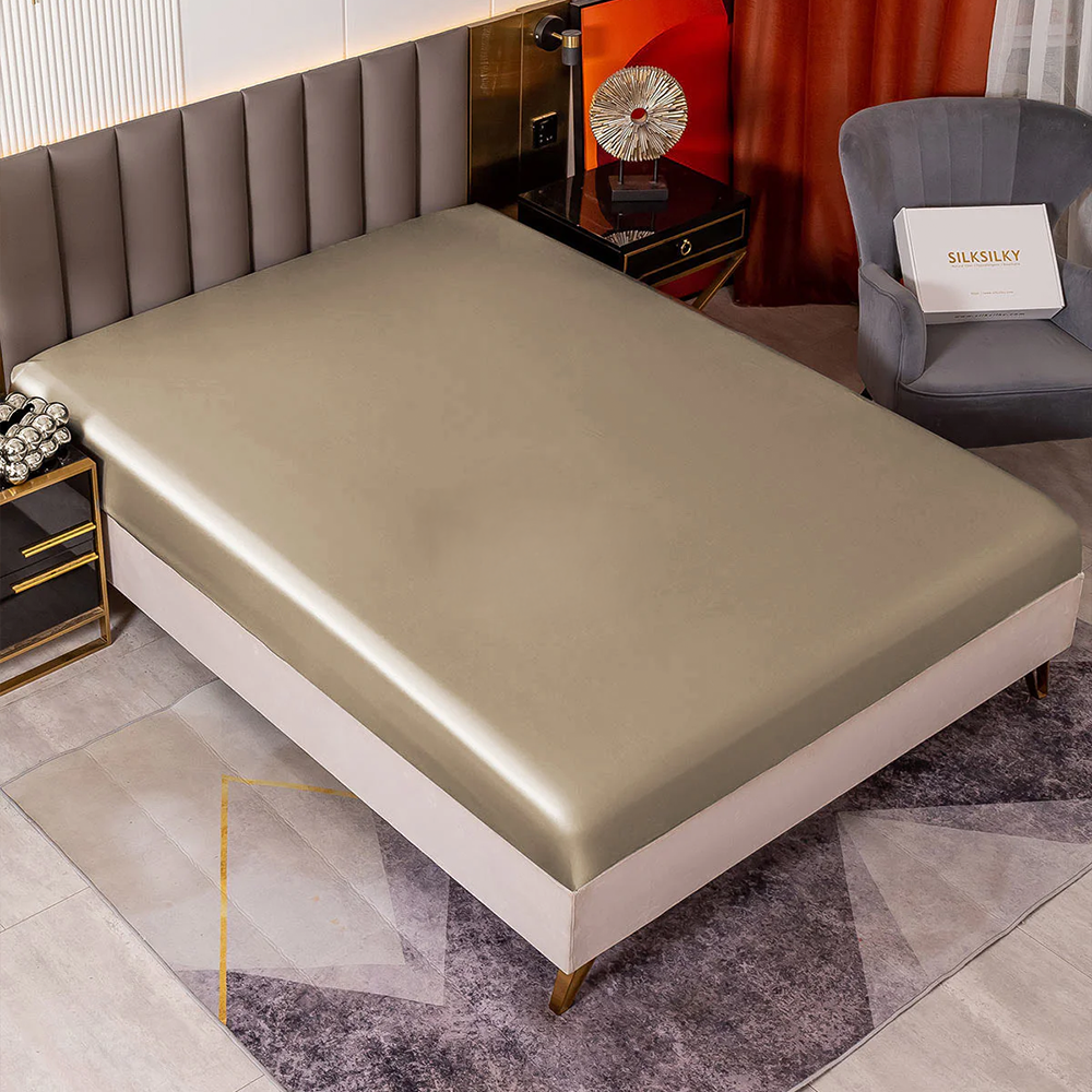 Satin Luxe Seamless Fitted Sheet – Mulberry-Inspired Feel