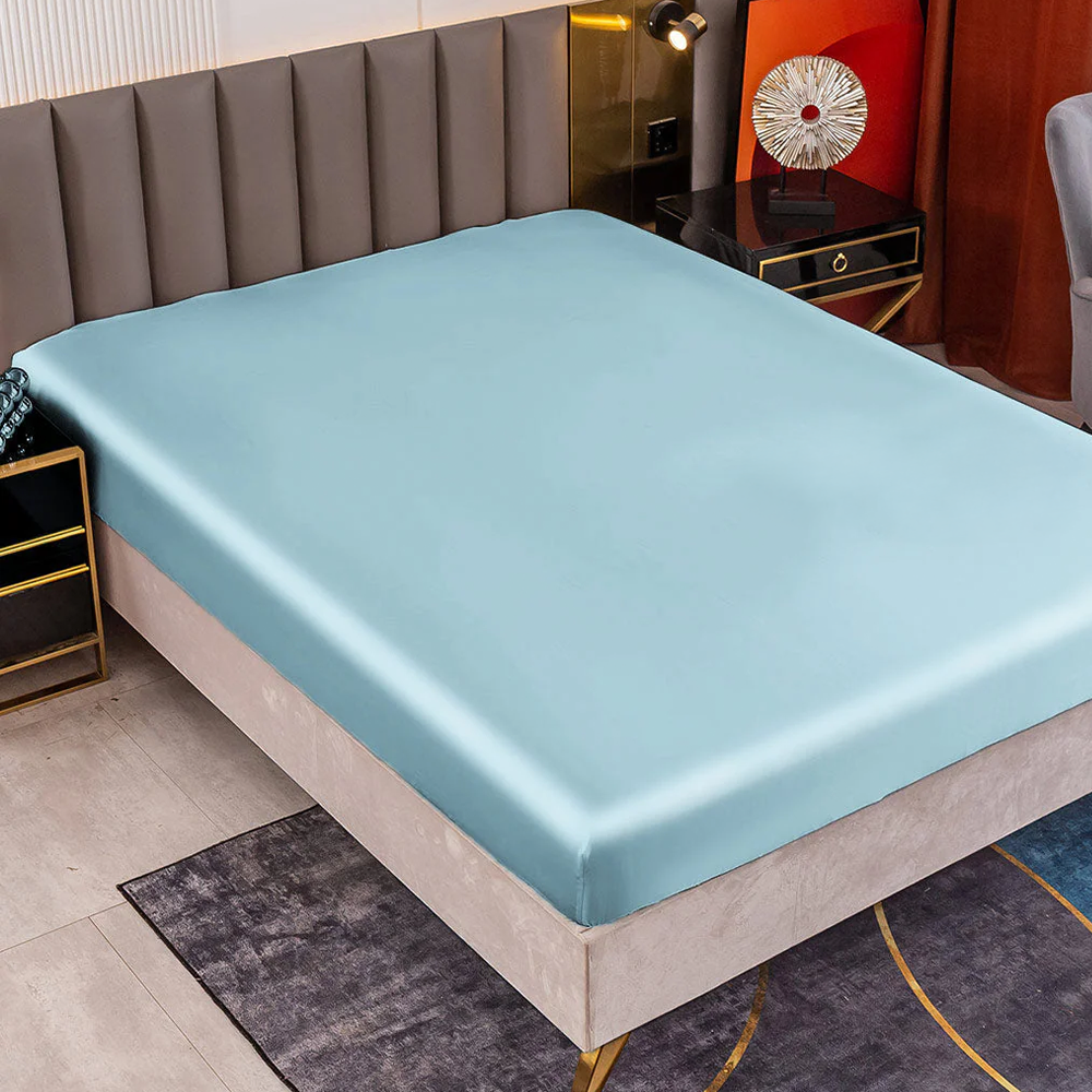 Satin Luxe Seamless Fitted Sheet – Mulberry-Inspired Feel