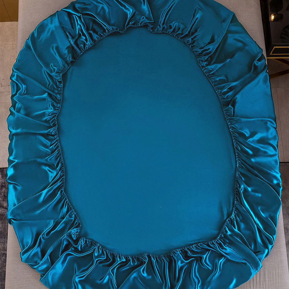 Satin Luxe Seamless Fitted Sheet – Mulberry-Inspired Feel