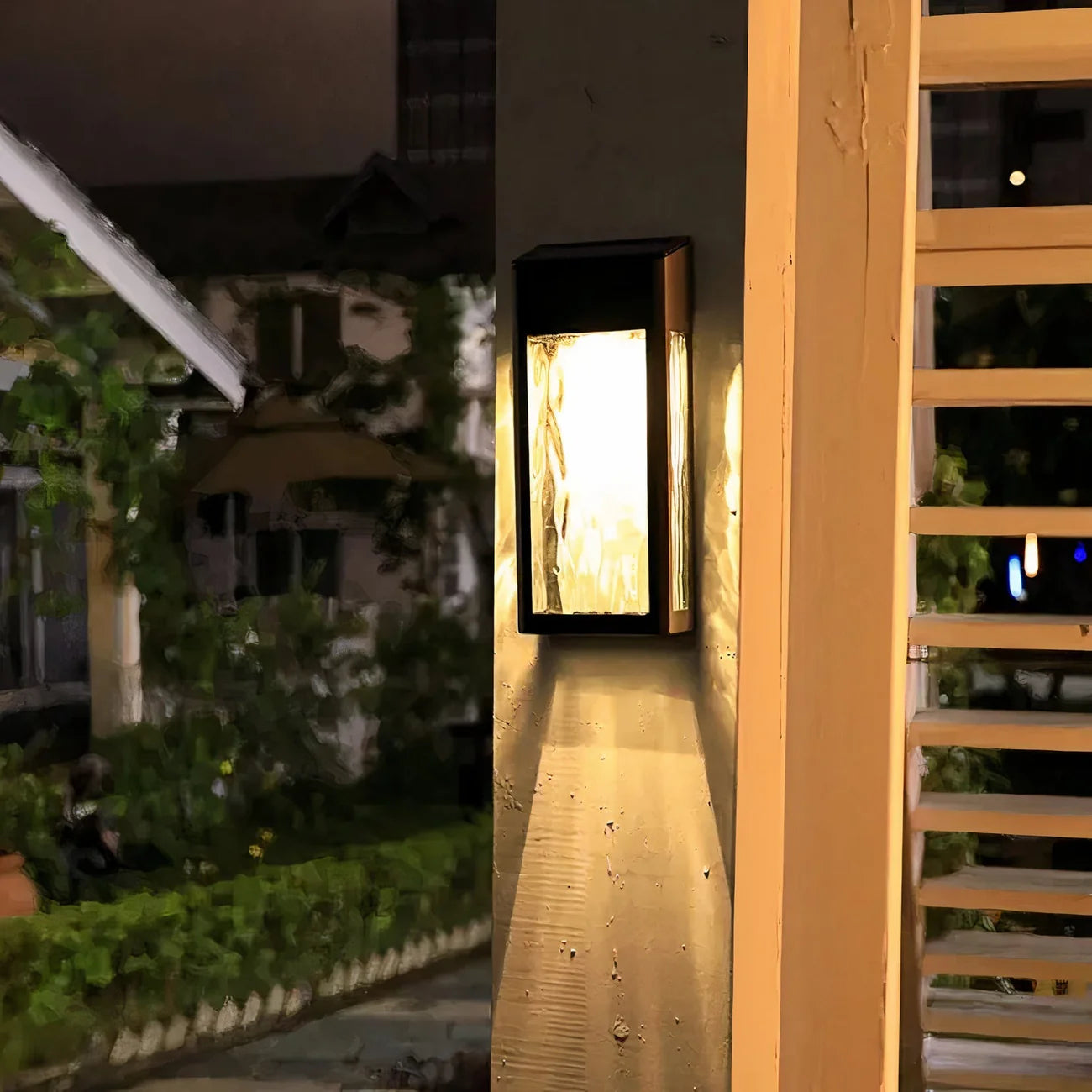 FloraGlow - Solar Decorative Wall Light