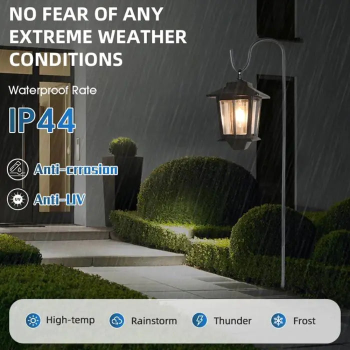 LumiCoach – Premium Solar Garden Lantern