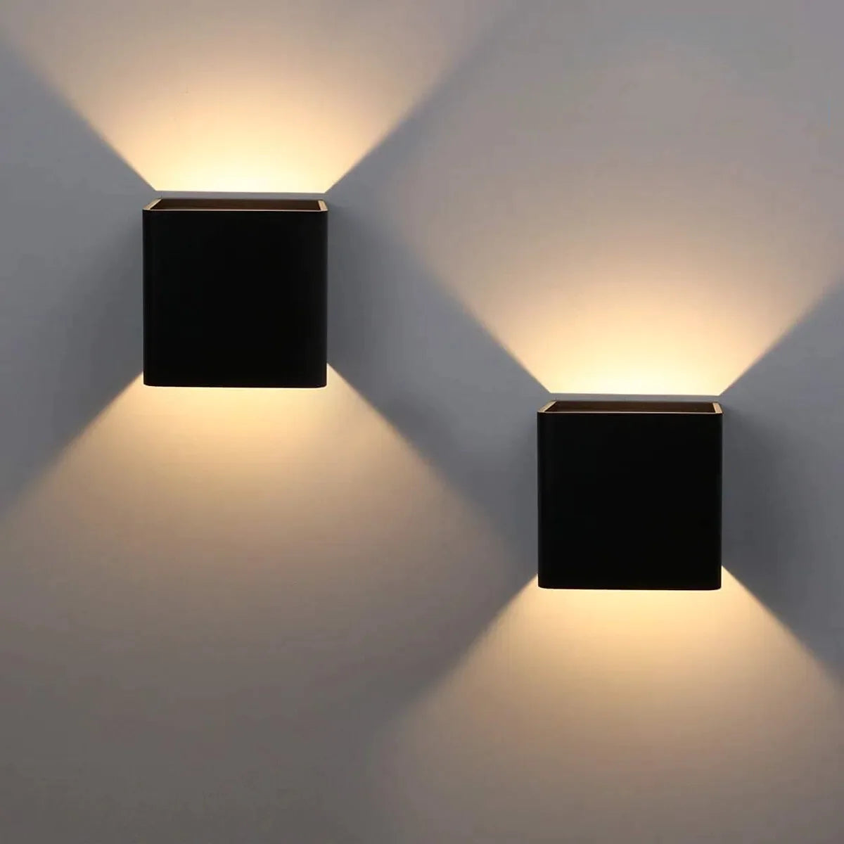 KubiskStil™ - Modern waterproof LED wall light