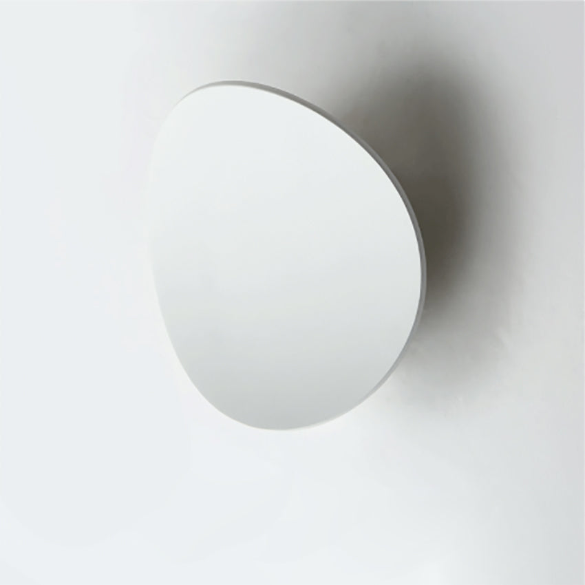 Luvia - Minimalistic wall light