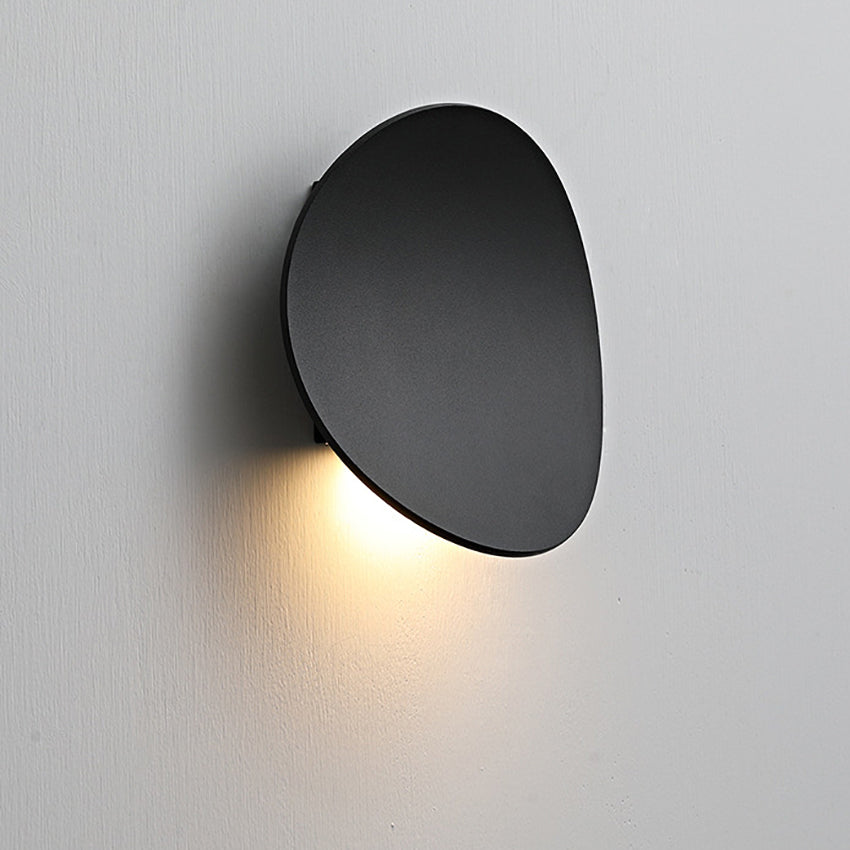 Luvia - Minimalistic wall light