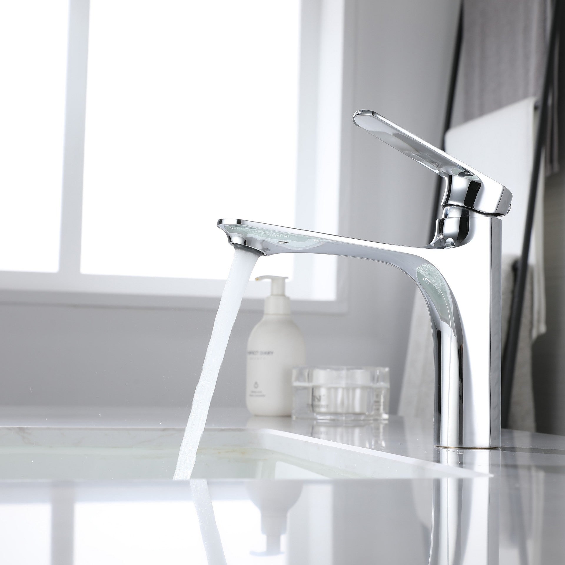 Avelin - Nordic Deck Mounted Faucet